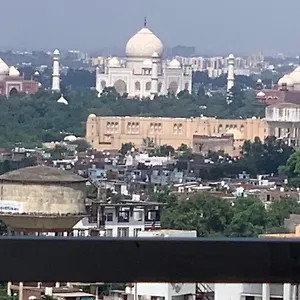 https://luxury-penthouse-with-taj-mahal-view.agrahotelsindia.net